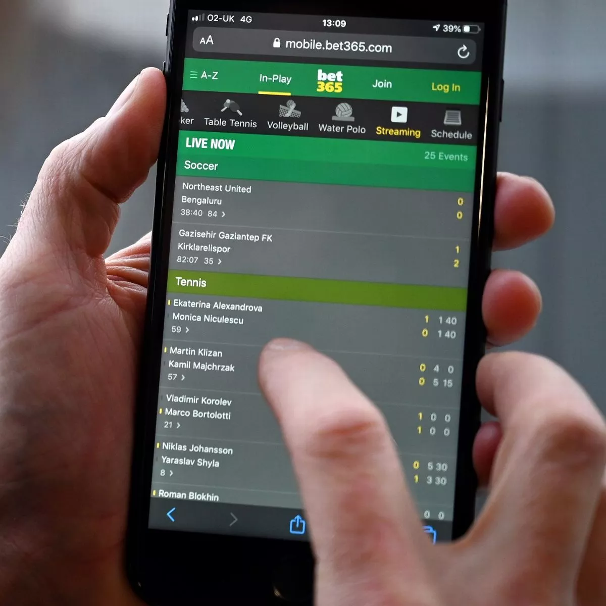 หวยไลน์ ศูนย์รวมเกมคาสิโนยอดนิยม พร้อมสูตรโกยรายได้ง่าย ๆ